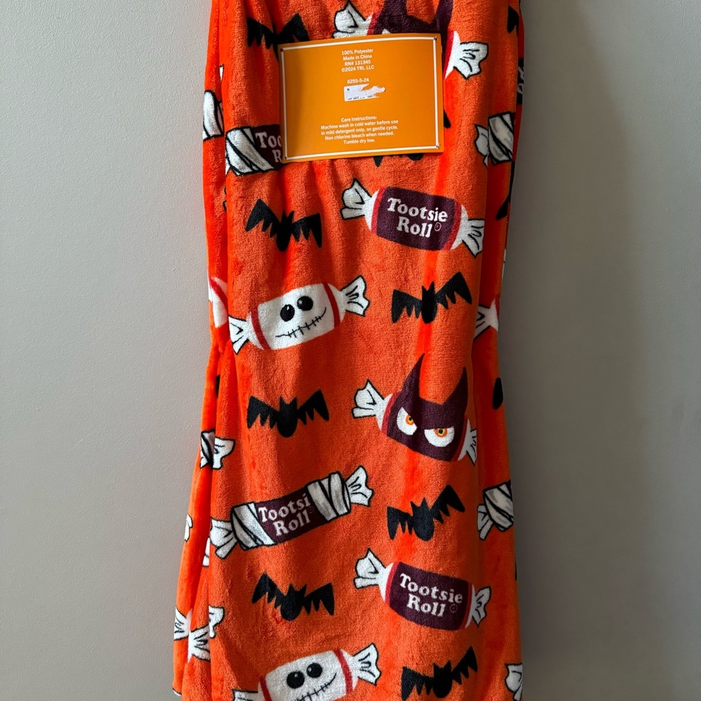 Tootsie Roll Blanket Throw TikTok NEW Halloween Plush Fleece Candy Trick Treat